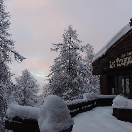Hotel Les Trappeurs เลซอร์ ภายนอก รูปภาพ