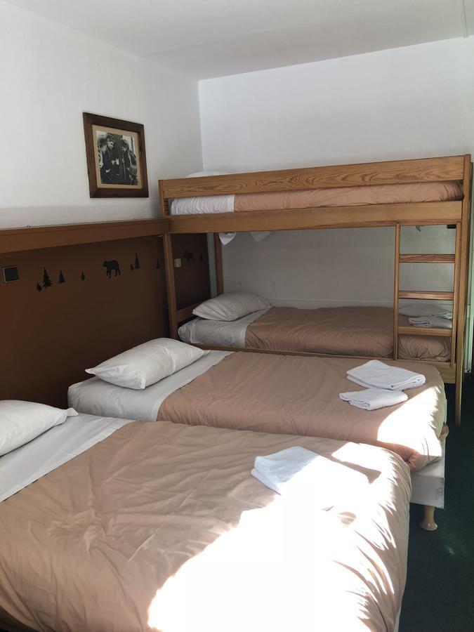 Hotel Les Trappeurs เลซอร์ ภายนอก รูปภาพ